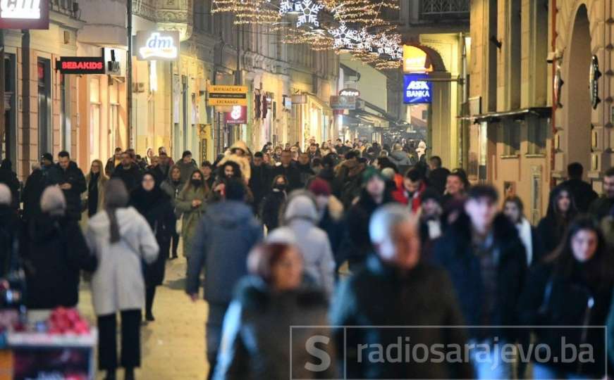 Praznična atmosfera u Sarajevu dok Nova godina "kuca na vrata"